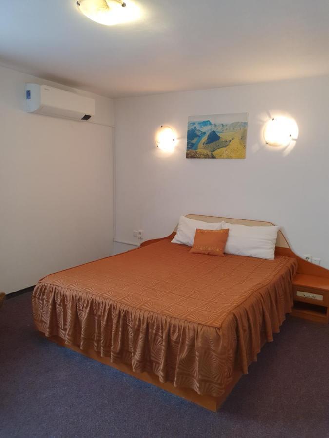 Vila Queen Arad Exterior foto
